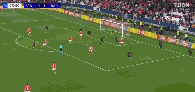 1741216227028093112.gif 转身.gif