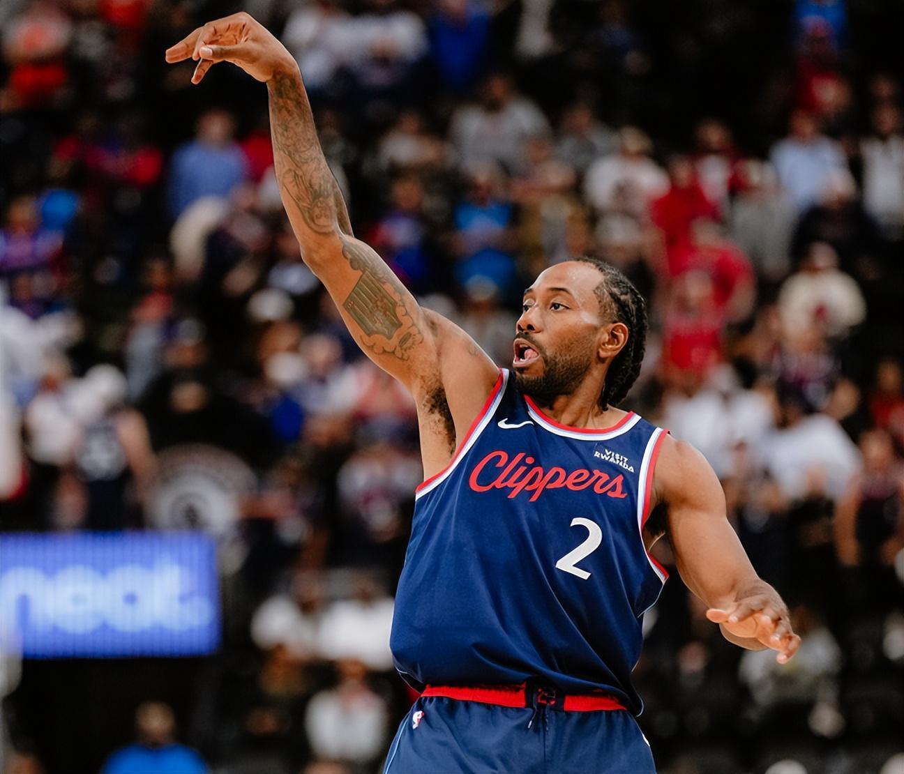 哈登轰30+5+8仍无缘今日最佳！对不起，你碰到不讲理的小卡了